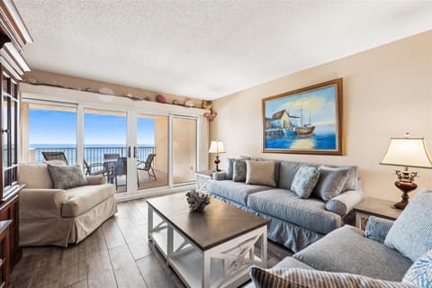 sandykey723living area18a2663