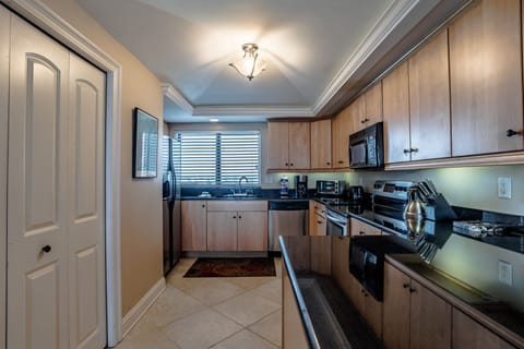 Shipwatch D803 Kitchen