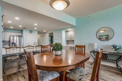 Spanish Key 206 Dining Room
