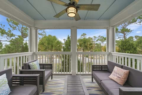 Lost Key Toes in the Sand Balcony View