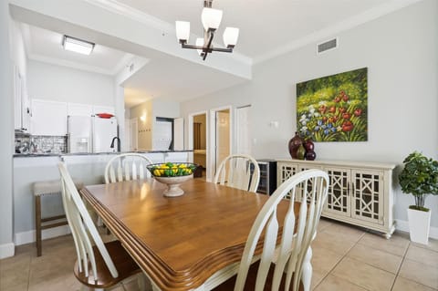 Windemere 1502 Dining Room