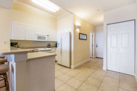 Windemere 1502 Kitchen and Front Entrance Hallway