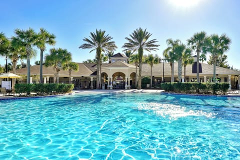 Pool area to front clubhouse
