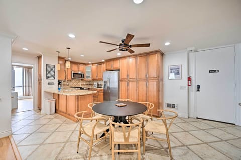 Dining Area | Dishware & Flatware Provided