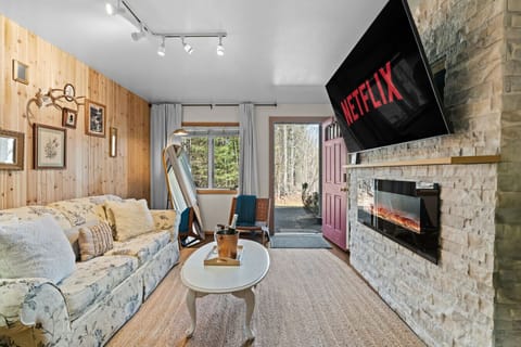 Your new favorite Catskill getaway cabin. Get cozy by the fireplace after enjoying the great outdoors, Hunter Mountain is your backyard! Designed with elegance & comfort in mind, this ski in / ski out cabin is central to hiking, golf, fishing, you name it