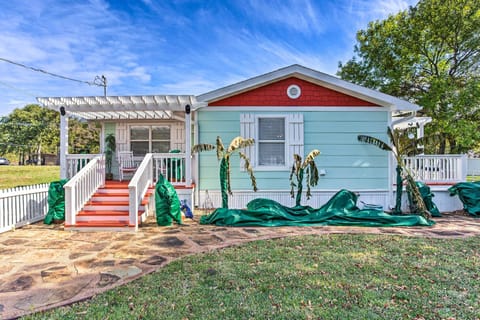 Tool Vacation Rental | 3BR | 2BA | Steps Required for Access | 1,104 Sq Ft