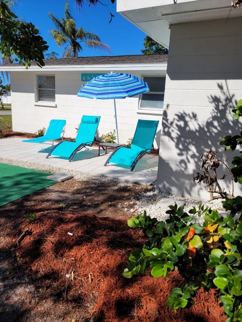 Sunny Lounge  Patio