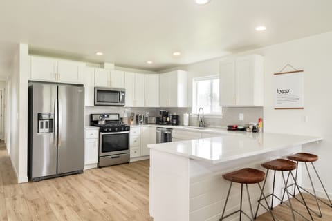 It's  so nice to have a full kitchen with all the pots, pans, utensils you need.