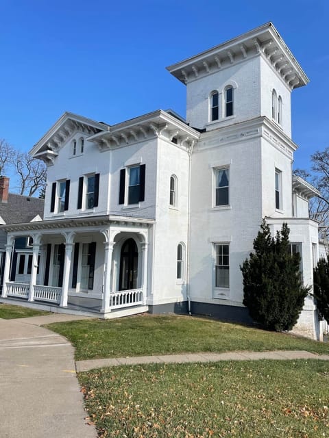 Entire 1st floor unit