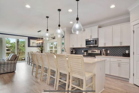 Fully Loaded Kitchen: S&P, Sugar, Keurig+CoffeeMaker, Pots, pans & more