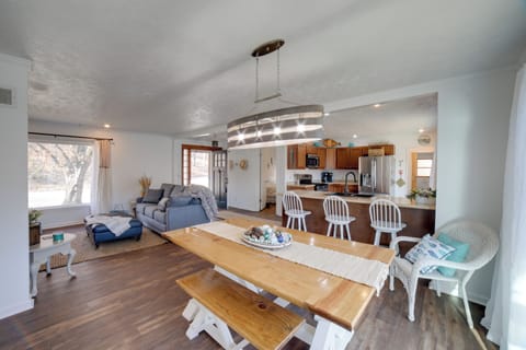 Dining Area | Dishware & Flatware