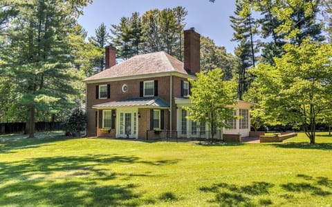 Beautiful home situated on 10 acres of lush country side. Enjoy an escape from the city that is only 15 minutes from downtown Baltimore.