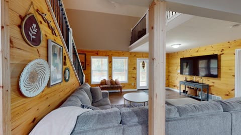 Living Room / Lounge