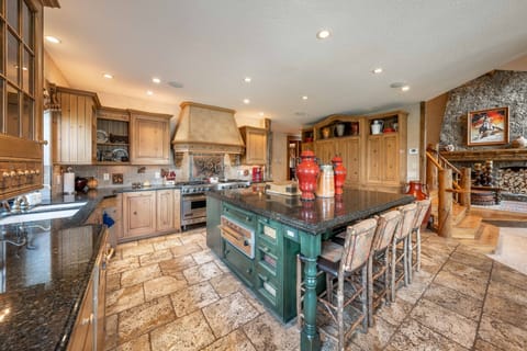 635 Lakota Lane_JGPhoto-13