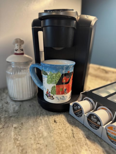 Coffee bar with K cups and Vermont inspired mugs!