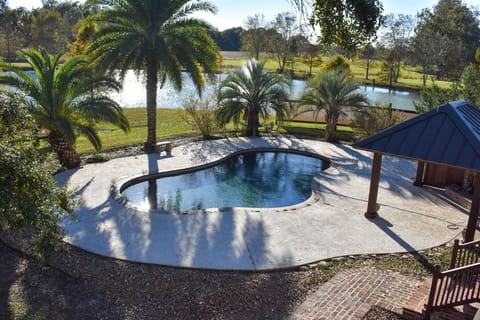 Pool/patio area