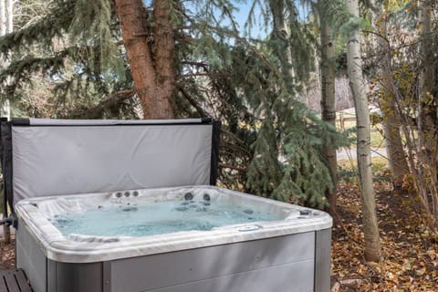 Hot Tub has views of the Eagle Vail Golf Course.