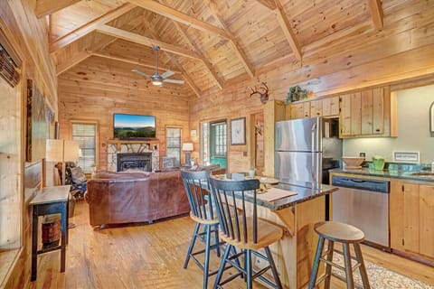 Open Floor Plan--- Kitchen/Living Rooms