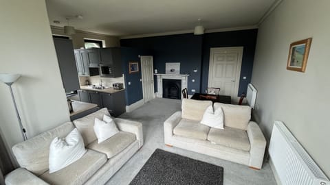 Living Room / Lounge