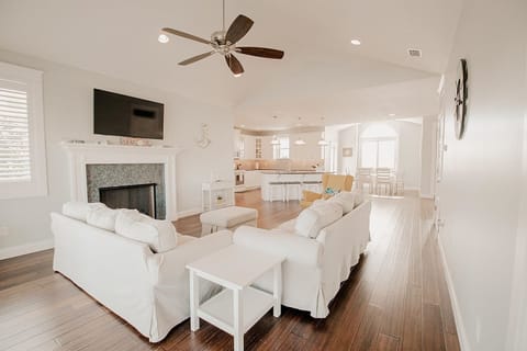 Upstairs Living Room (1)