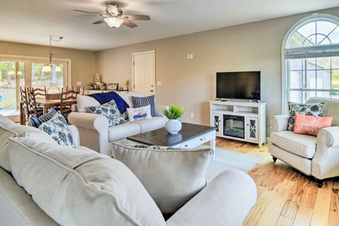 Burkesville Vacation Rental | 3BR | 2BA | 3 Steps Required for Access