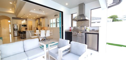 Outdoor BBQ grill with fridge