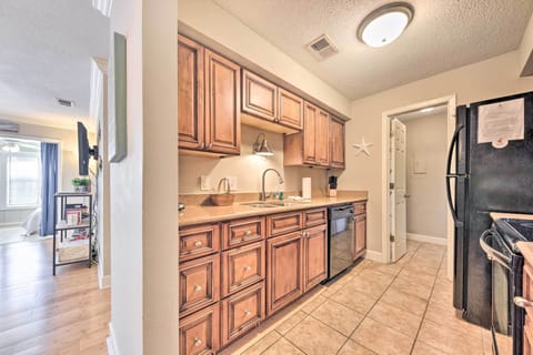 Kitchen | Equipped w/ Cooking Basics