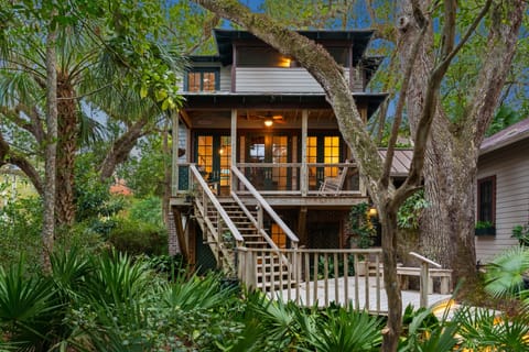 The Treehouse steps to the Village