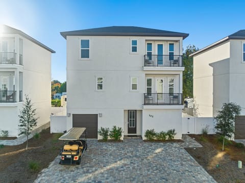 Chateau Vitamin Sea - Exterior Front