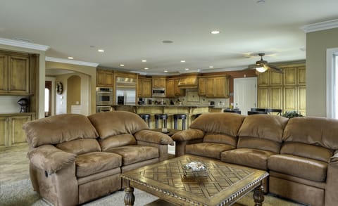 Sand Castle Family Room - A spacious great room with ample lounging furniture.