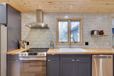 All new stainless appliances are ready for your best creations 