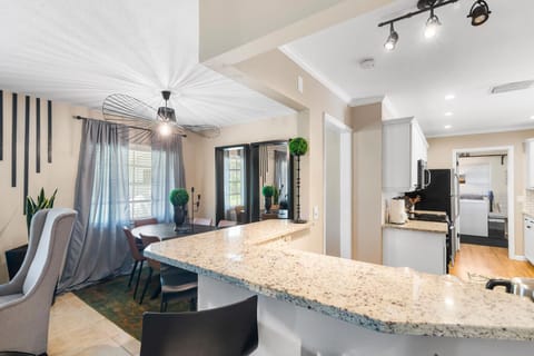 Open concept kitchen, bar area, dinning & living room. Open sight lines
