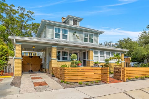On a main road, but the fenced yard/courtyard feels tucked away