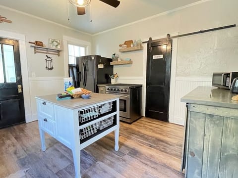 Green Acres - Kitchen