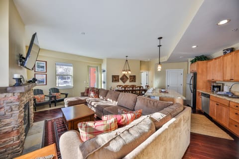 Large luxury corner Unit just steps from the lift!