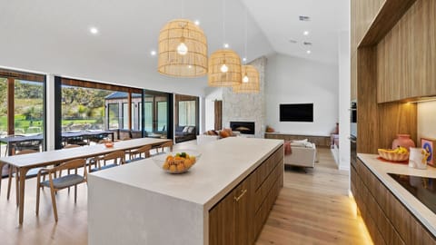 Its gourmet kitchen has all the modern amenities and equipment you need to prepare a feast.