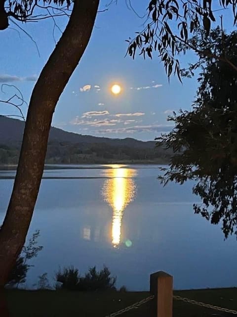 Lake Eildon … Goughs Bay