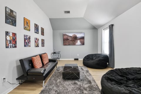 Entertainment room with an intimate setting