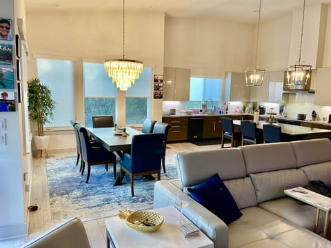 Lots of room to spread out, play games or make dinner!