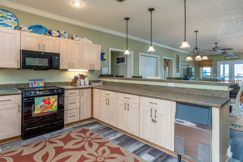 Industrial Icemaker Blue Sky Breeze