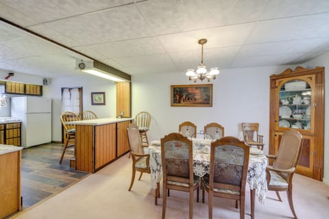 Dining Area | Dishware/Flatware
