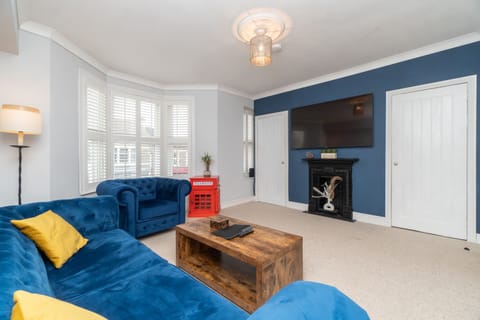 Living Room / Lounge