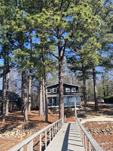 Peaceful paradise on Lake Murray House in Leesville