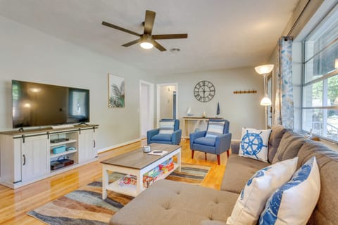 Pensacola Vacation Rental | 3BR | 2BA | Stairs Required | 1,404 Sq Ft