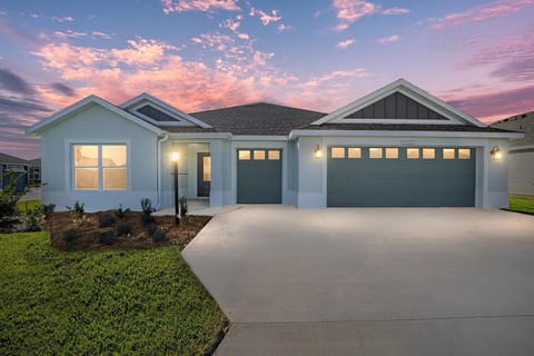 Beautiful 3/3 Indigo model designer home