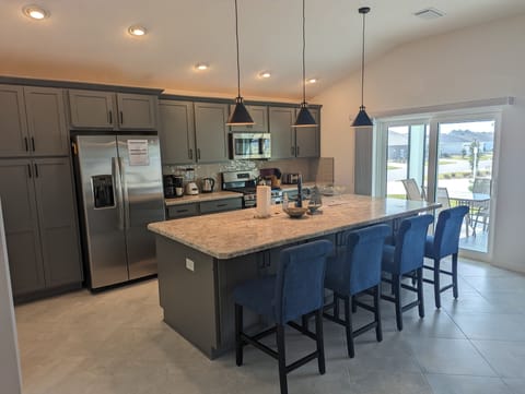 Kitchen - fully stocked!