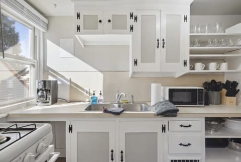 Kitchen #2 Equipped with all your main cooking essentials