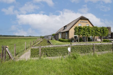 Cozy 6-person apartment on a farm Apartment in South Holland (province)