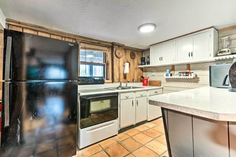 Kitchen | 1st Floor | Dishware & Flatware | Coffee Maker | Blender | Toaster