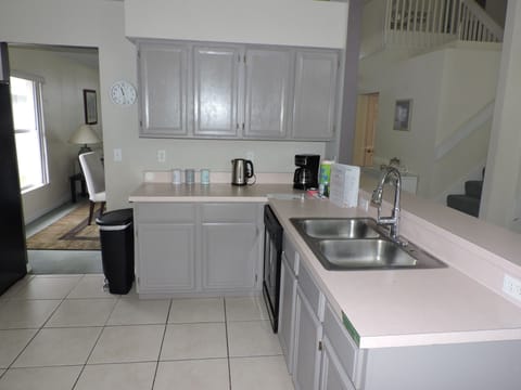 c8984429-0efd-4216-9d1a-d0e86eca45e3